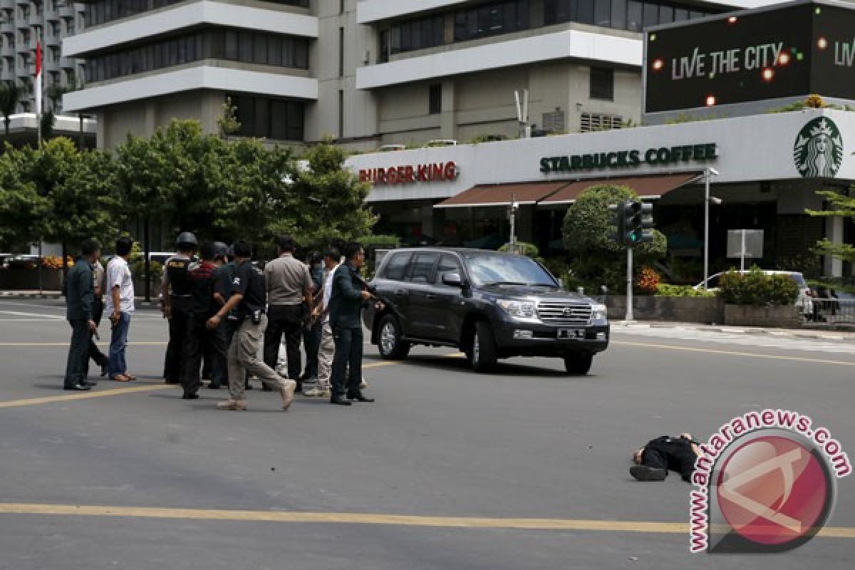 BOM JAKARTA - Polisi geledah bekas kamar terduga di Sampit