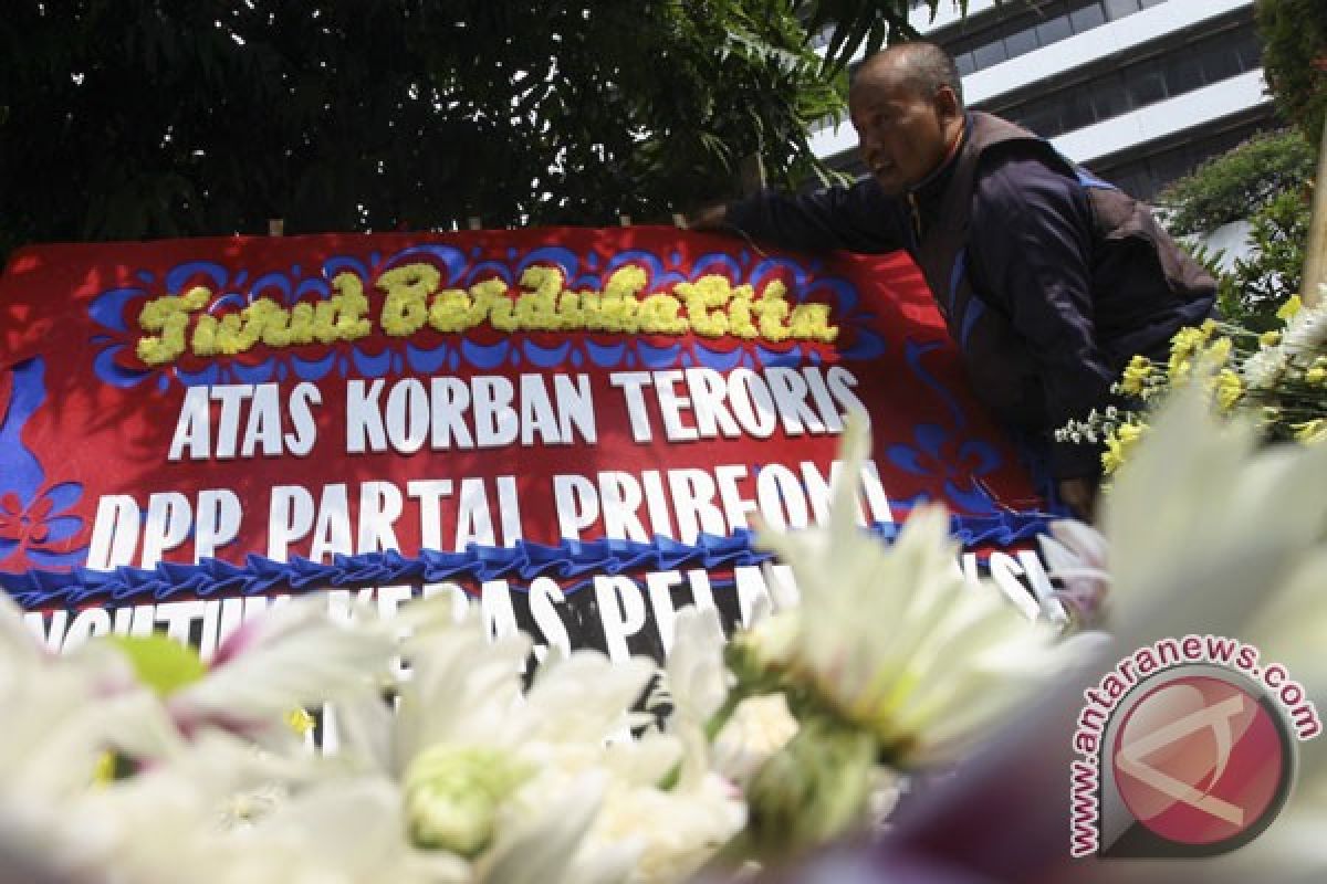 Denny JA lewat puisi kutuk aksi ledakan Jakarta