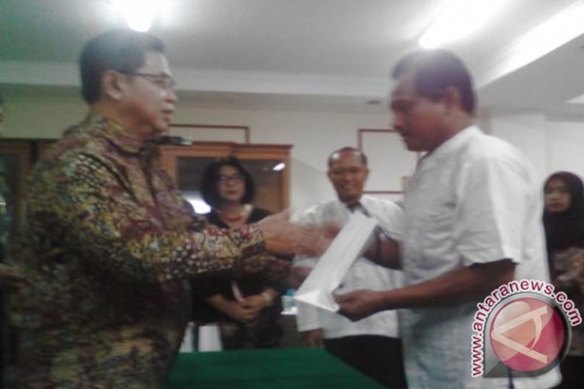 Keluarga Haji yang Wafat di Pesawat Terima 10.000 Dolar AS