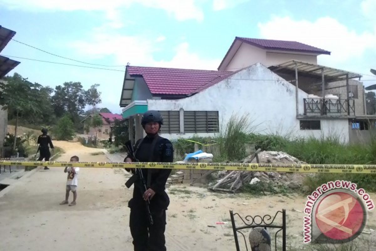 BOM JAKARTA - Terduga teroris Balikpapan dikenal tertutup