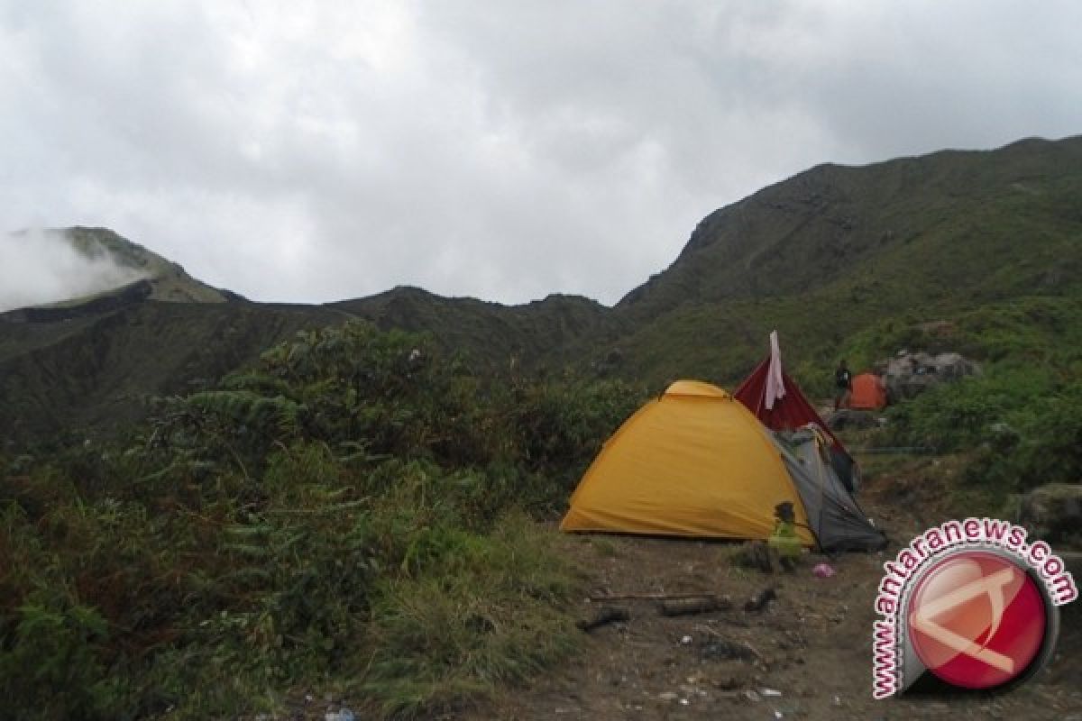 Dua pendaki bukit kaba tewas disambar petir