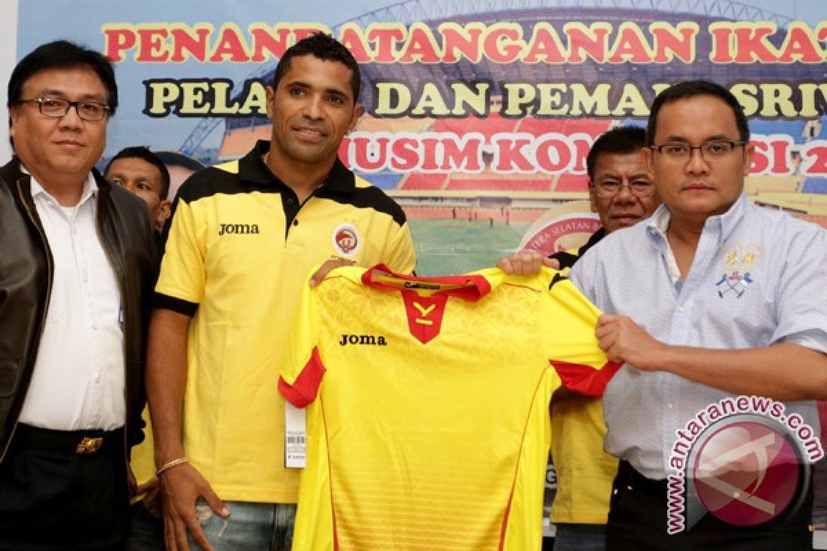 Penyerang SFC Alberto Goncalves resmi jadi WNI