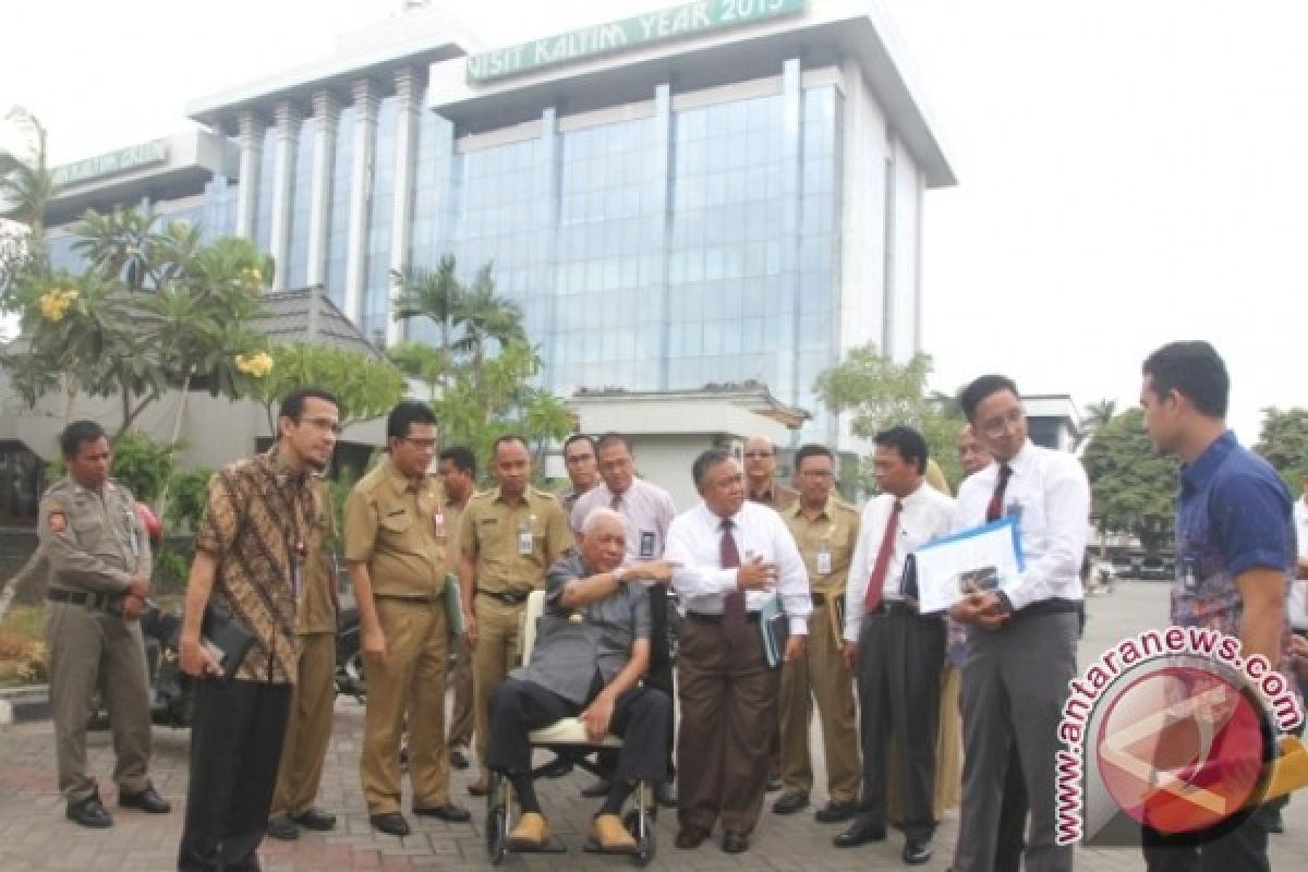  Halaman Kantor Gubernur Kaltim Akan Berdiri ATM Drive Thru