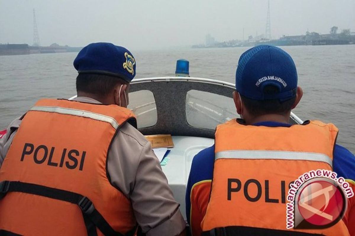 Police Investigates a Floating Corpse  Case