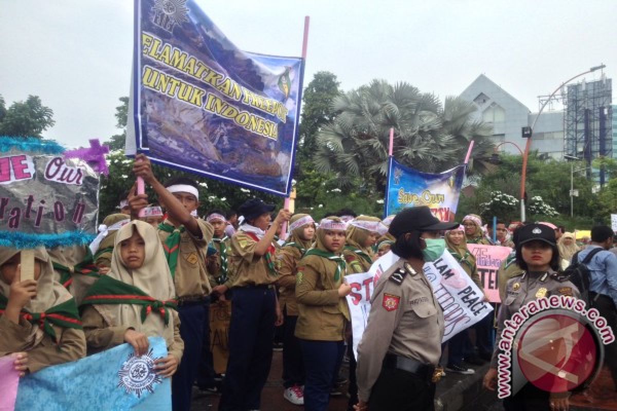 Ratusan Siswa Muhamadiyah Surabaya Aksi Tentang Kekerasan