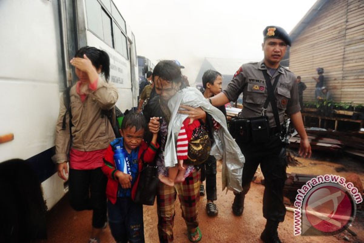 Ratusan warga Samboja datangi permukiman kelompok Gafatar