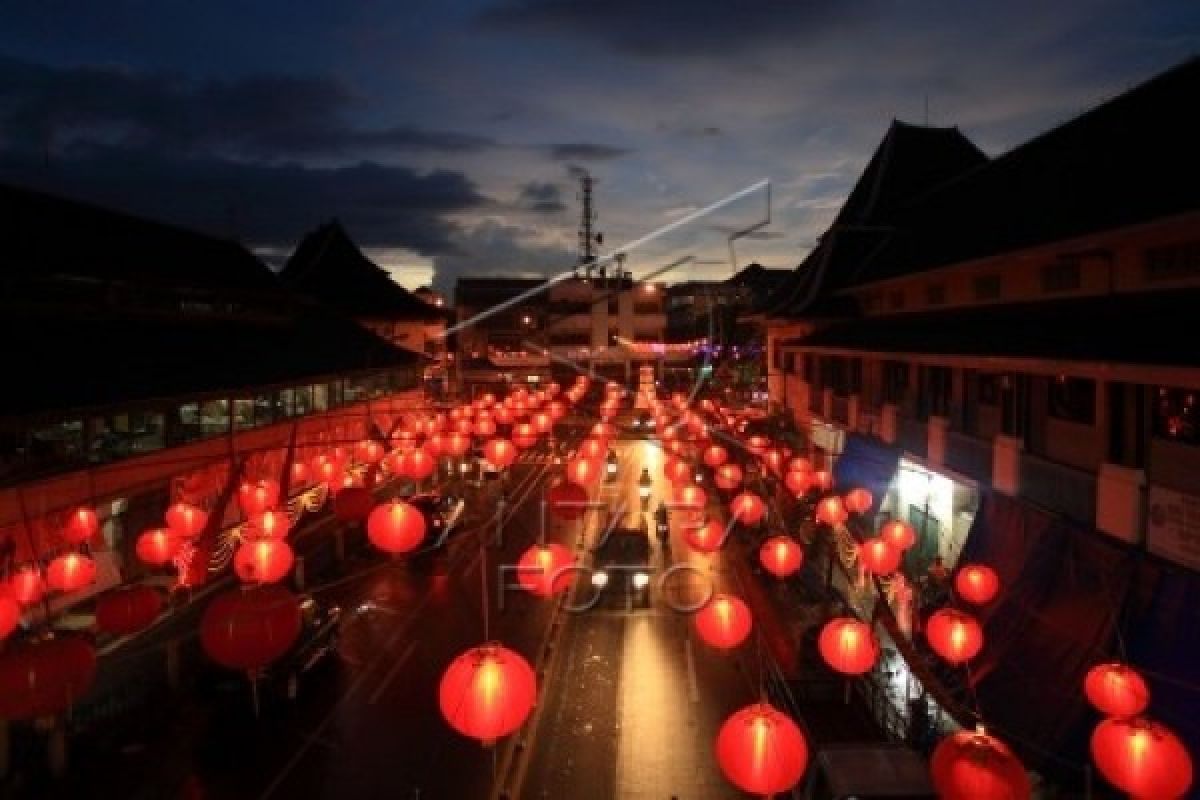 Ribuan Lampion Hiasi Perayaan Imlek di Solo