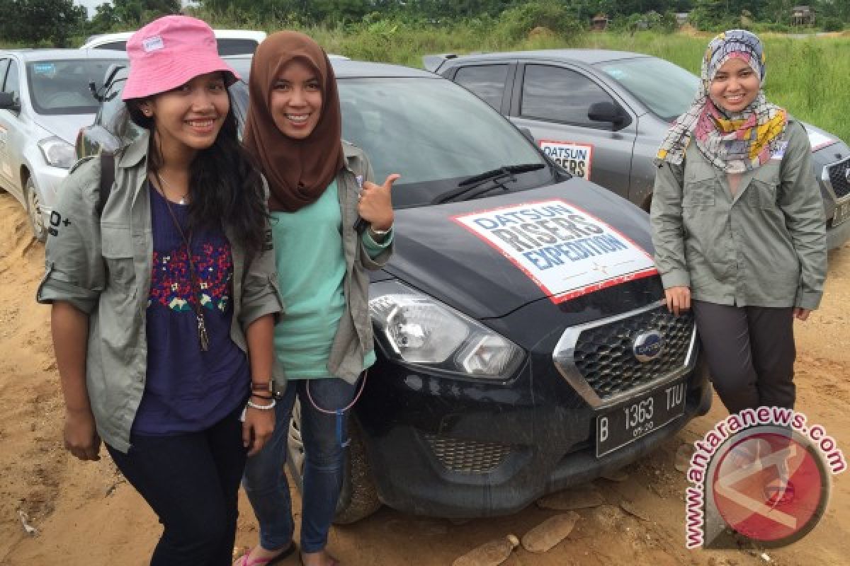 Ekspedisi Datsun, tiga mahasiswi pemberani tembus jalur Trans Kalimantan