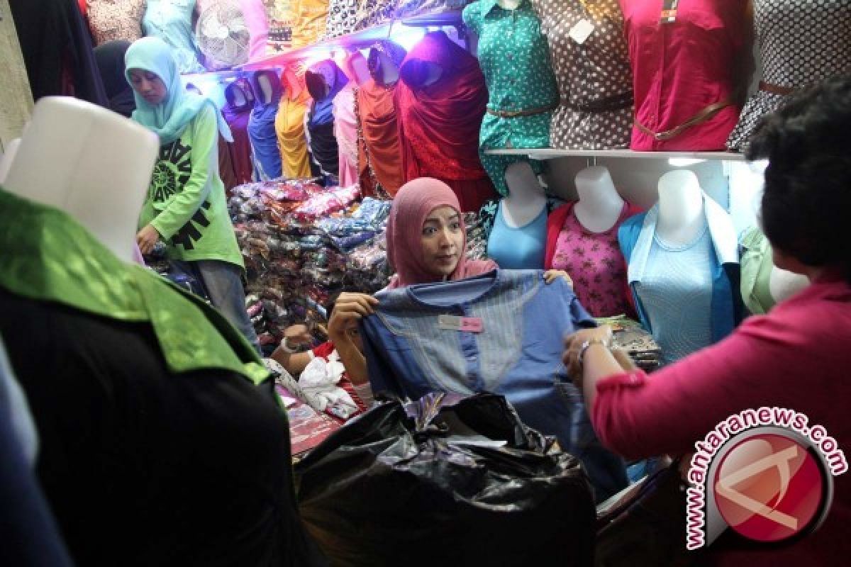 Kiat Menjual Baju Tak Terpakai