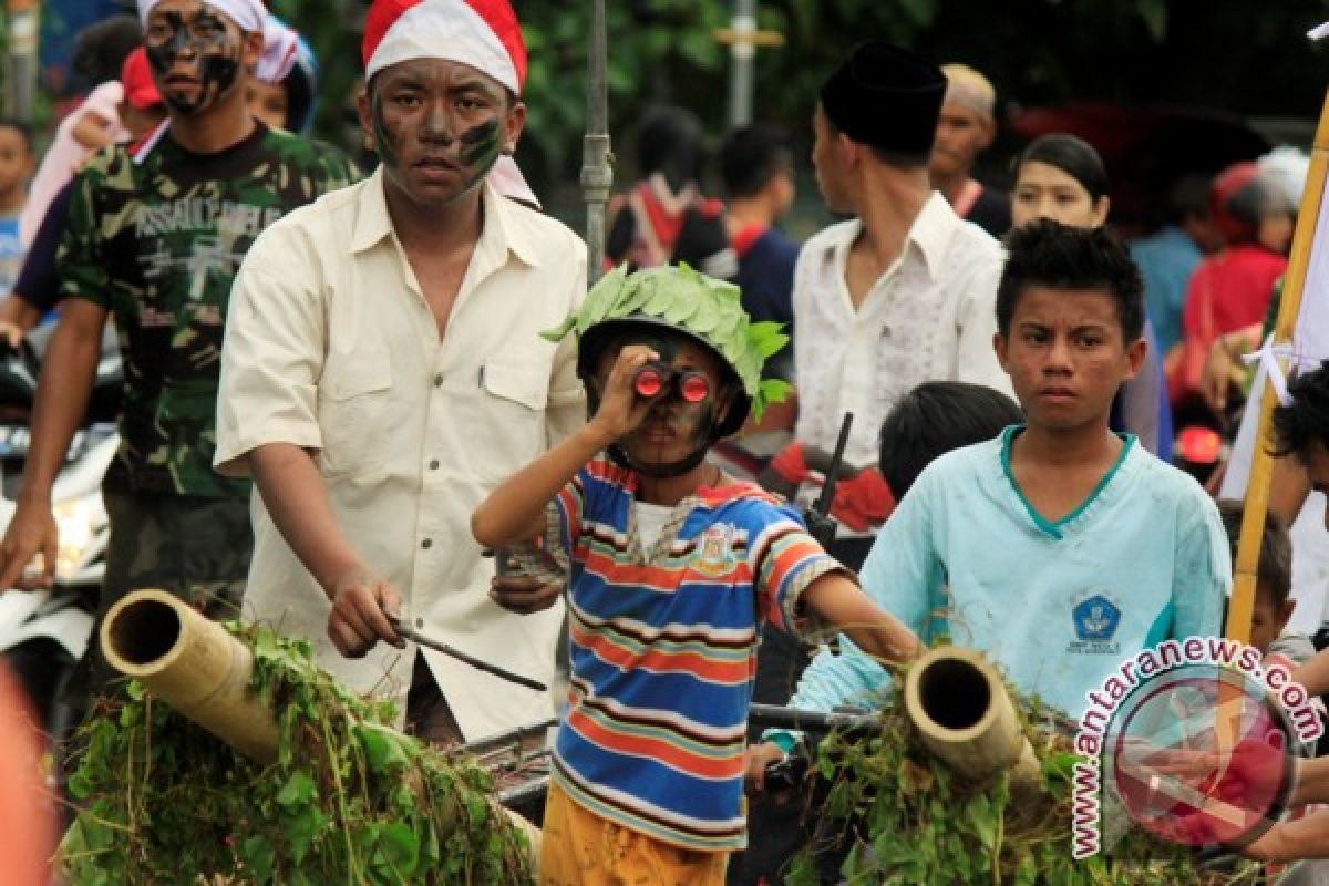 Ratusan Warga Gorontalo Pawai Hari Patriotik 