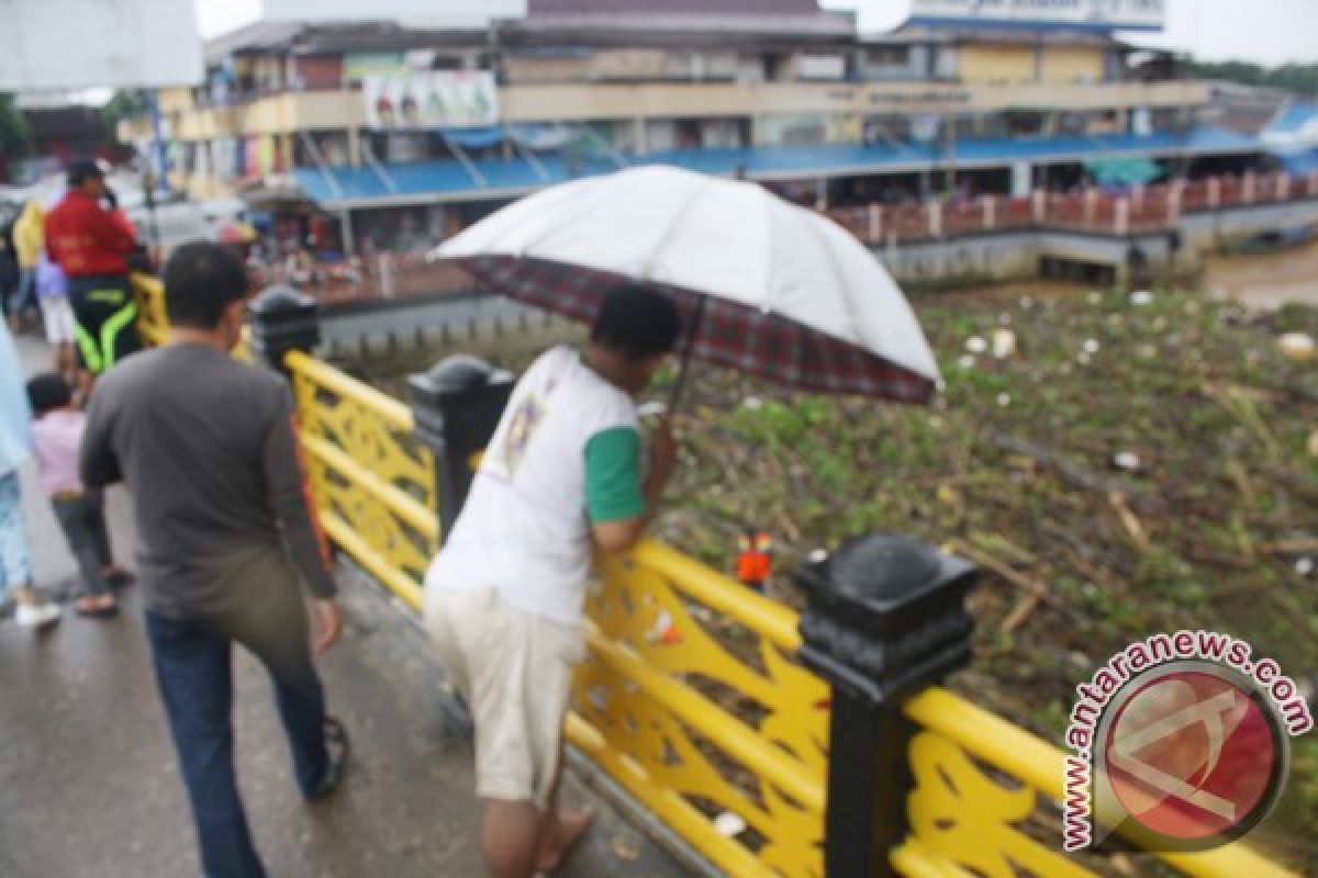 Trasportasi Sungai Di Kota Banjarmasin Lumpuh