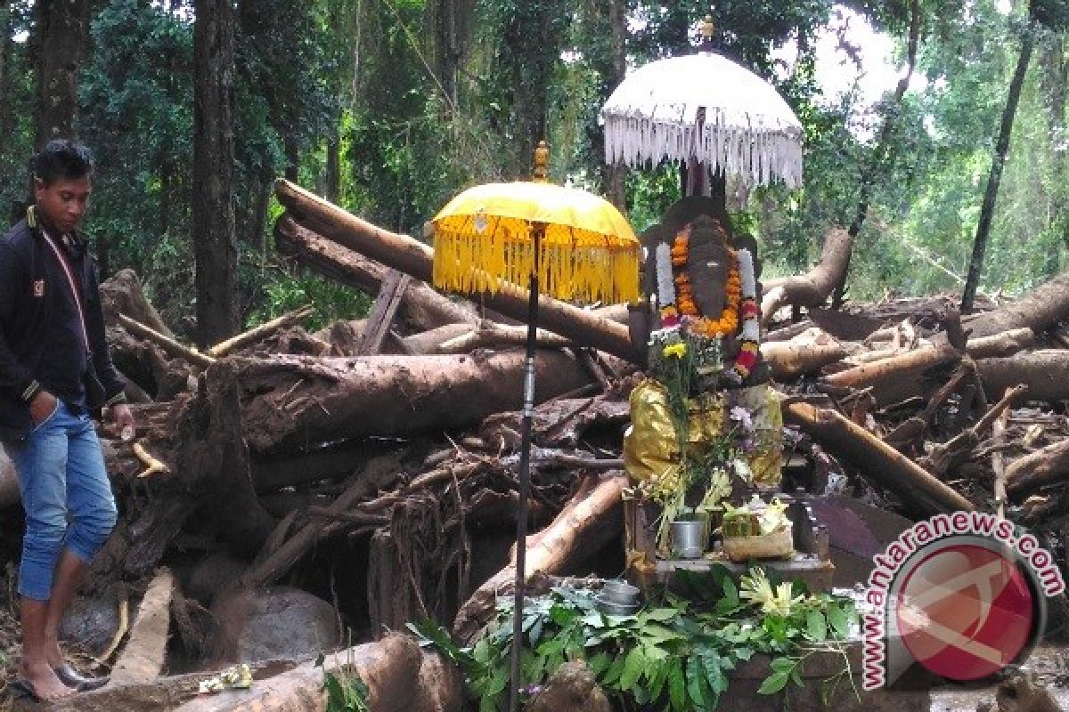 Pelinggih Ganesha Pura Taman Belatung Berdiri Kokoh Pascaterjangan Banjir Bandang