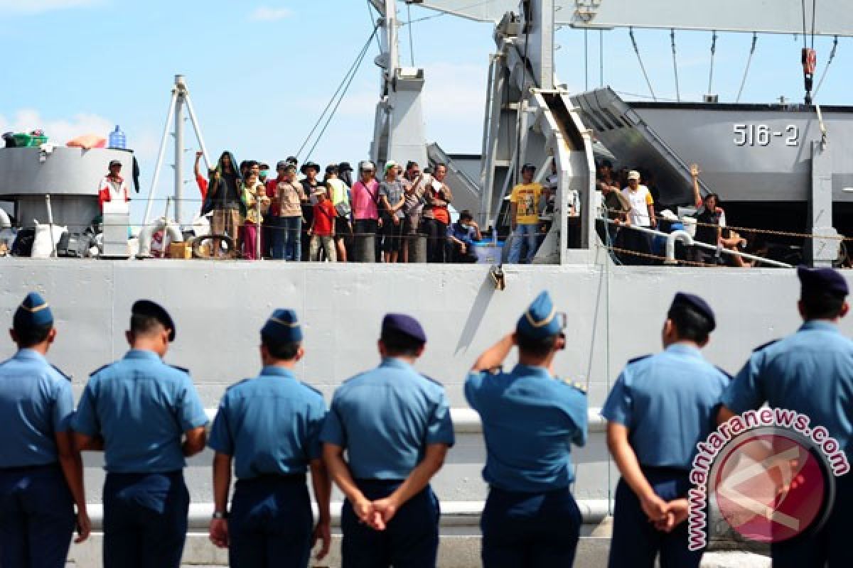 350 eks Gafatar dipulangkan dengan KRI Teluk Bone