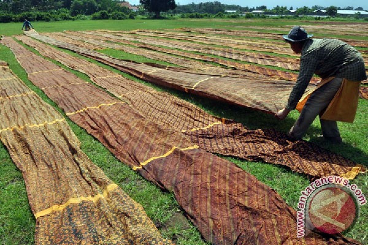 Pengusaha sarung batik Pekalongan sasar Asia Tenggara