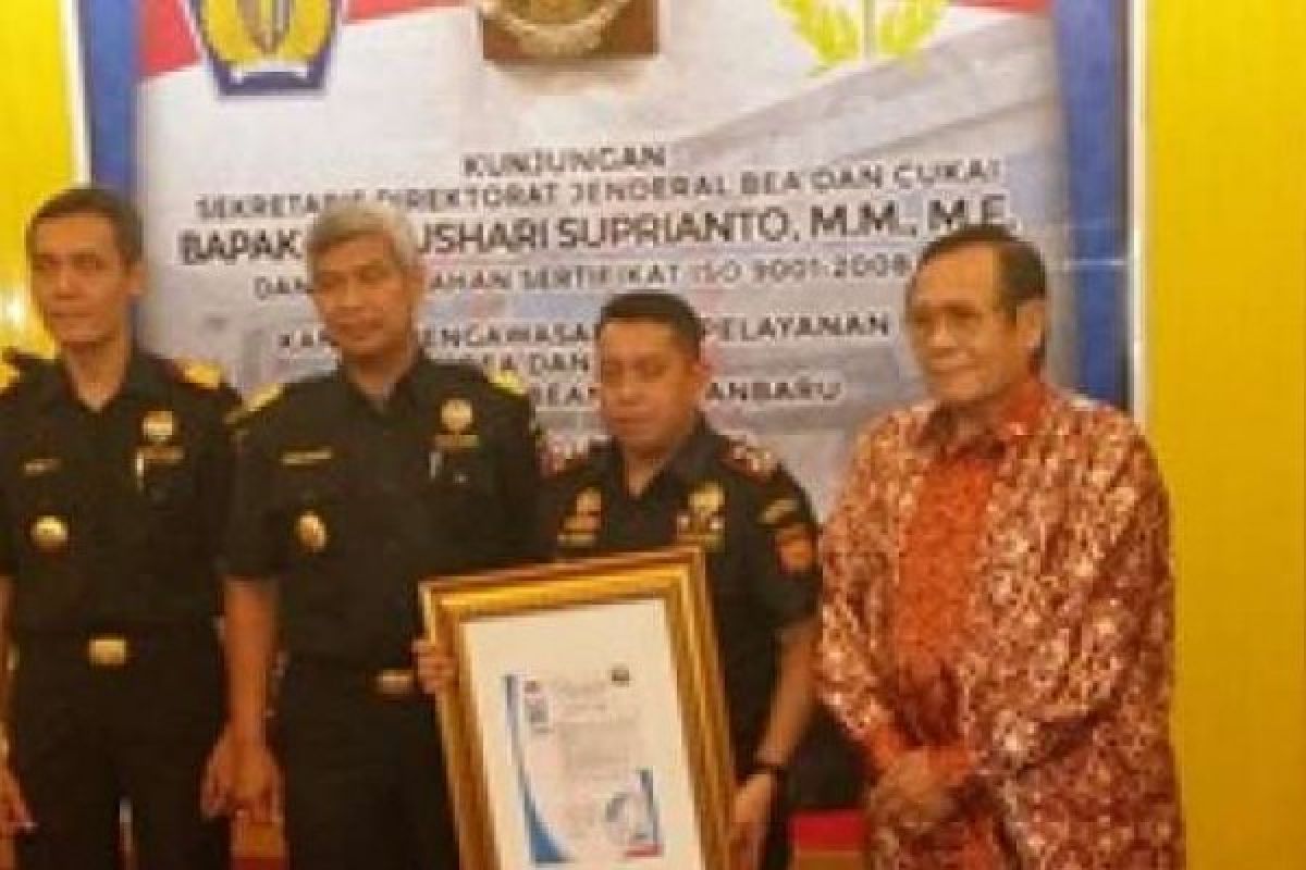 Bea Cukai Pekanbaru Terima Sertifikat ISO 9001:2008