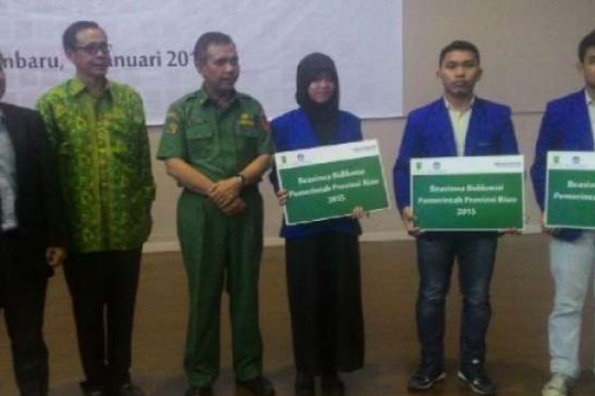 192 Mahasiswa PCR Terima Beasiswa Bidik Misi dari Pemprov Riau