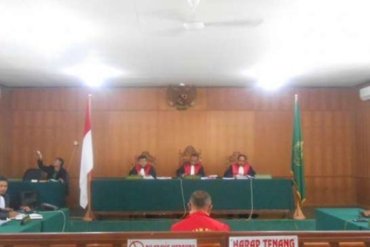 Hakim Tipikor PN Pekanbaru Putus Bebas Mantan GM Pelindo Dumai