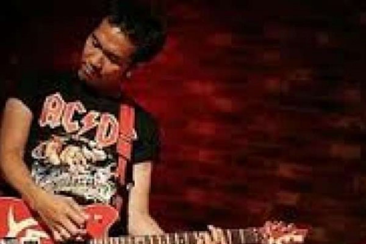 Bentuk Band Baru, Bimbim jadi Gitaris Sekaligus Vokalis