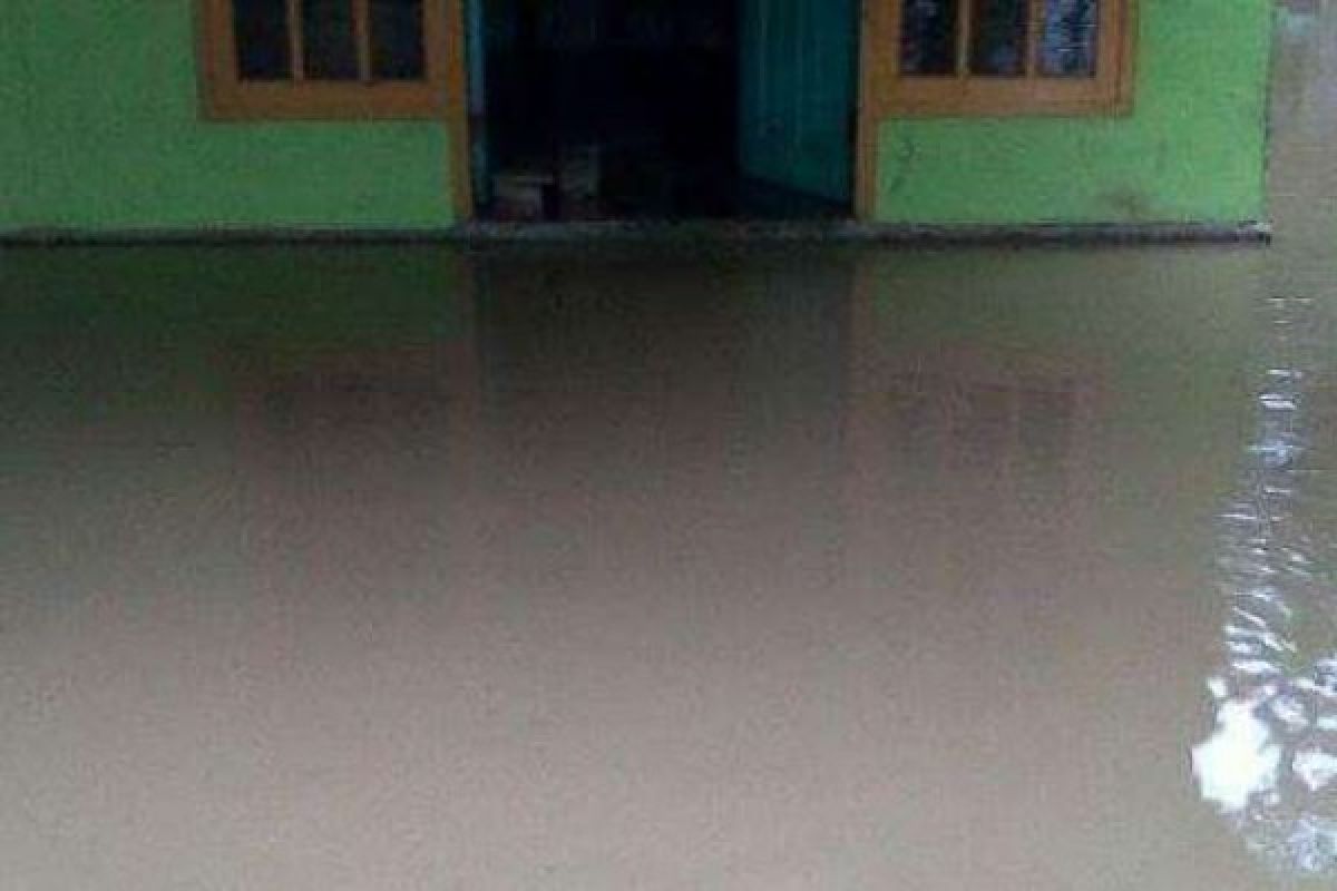 Banjir juga Melanda Kuansing, 500 Rumah Tergenang Air, Listrikpun Padam