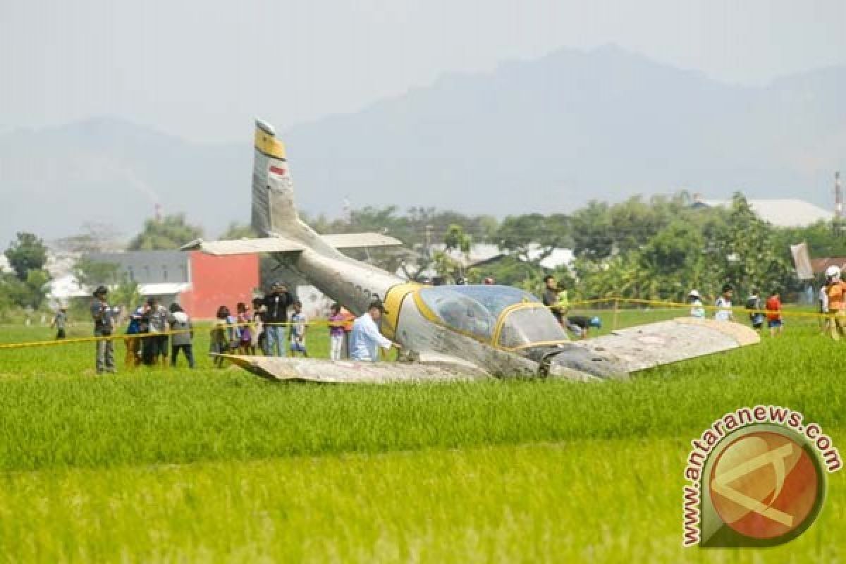 Pesawat latih TNI jatuh di Malang