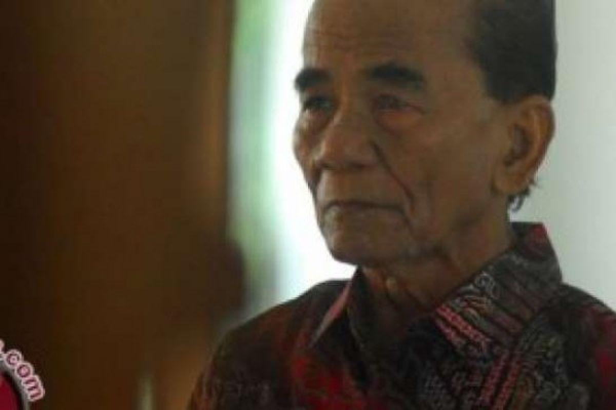 President grants clemency to former Riau governor