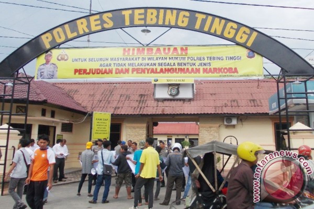 Mahasiswa Minta Usut Korupsi Di DPRD Tebing Tinggi