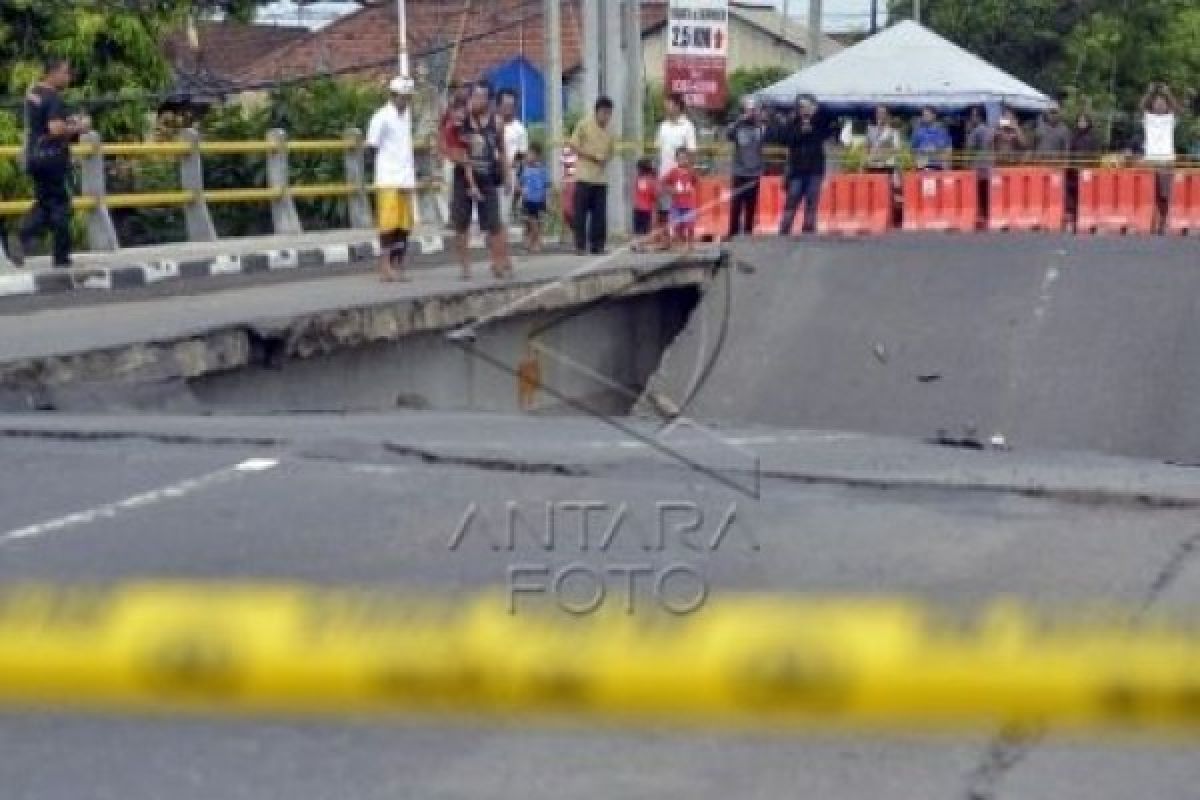 Pemkab Buleleng perbaiki jembatan rusak