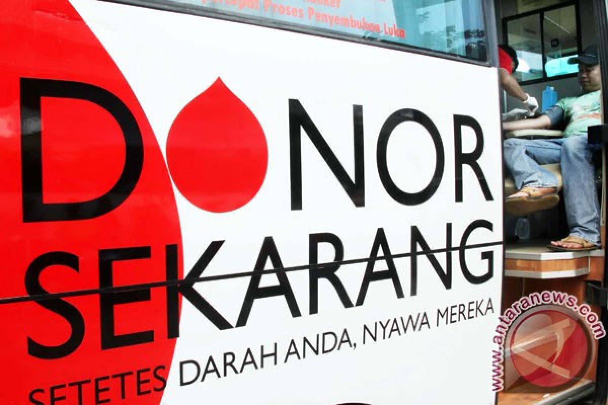 PMI Padang gelar donor darah malam Ramadhan