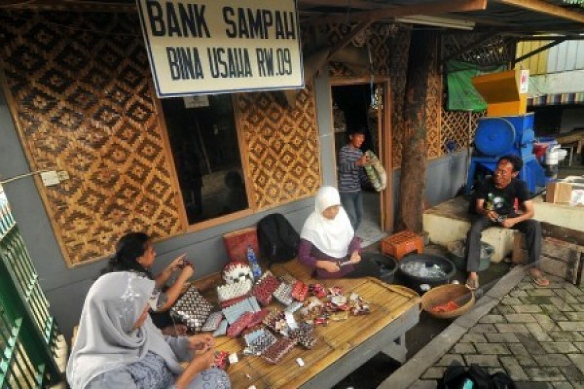 Surakarta Galakkan Bank Sampah Berbasis Masyarakat