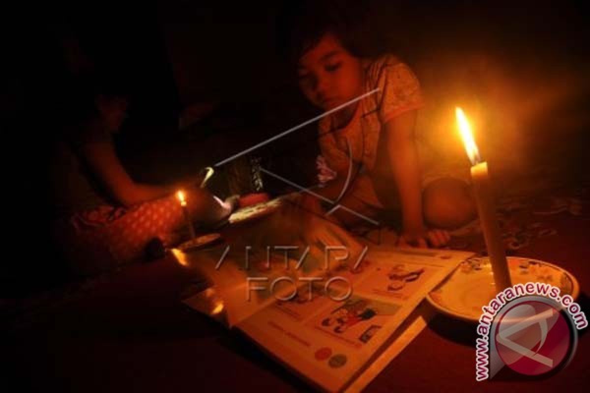 Pemadaman listrik enam jam di Makassar dikeluhkan 