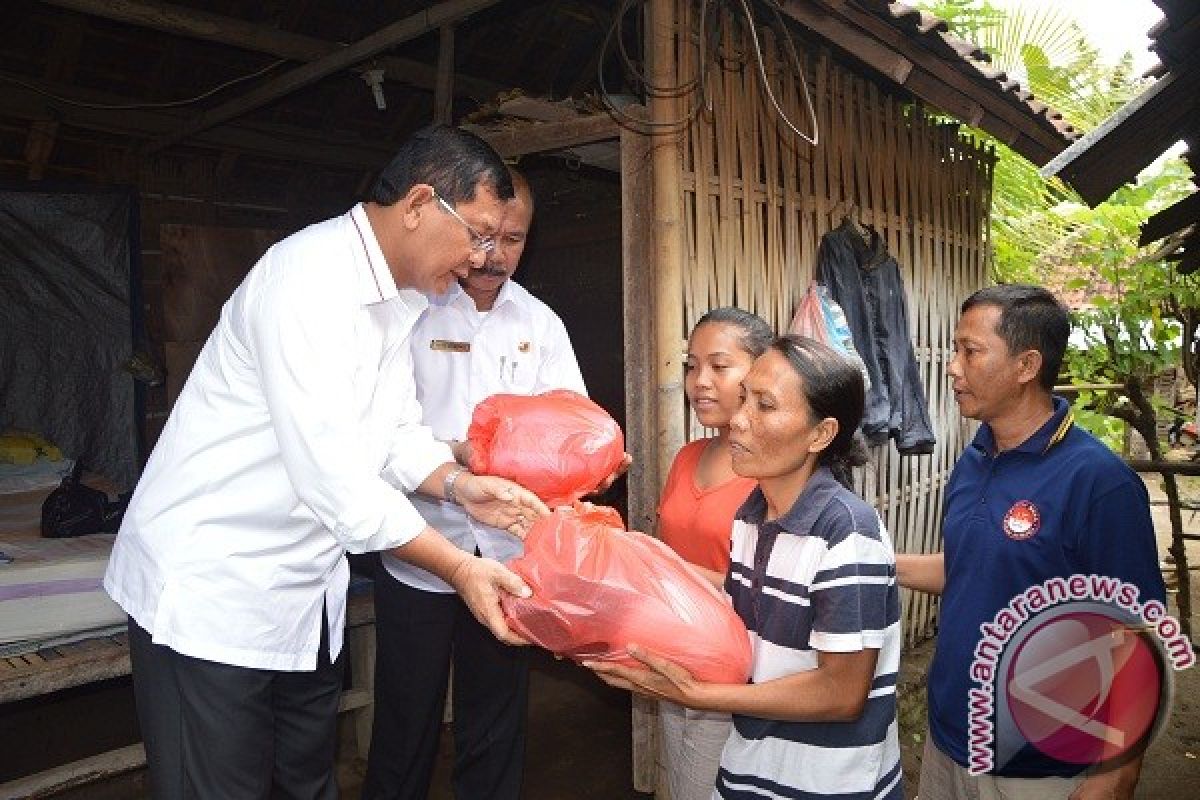 Wabup Sutjidra Siap Bantu Bedah Rumah Warga Miskin Gerokgak