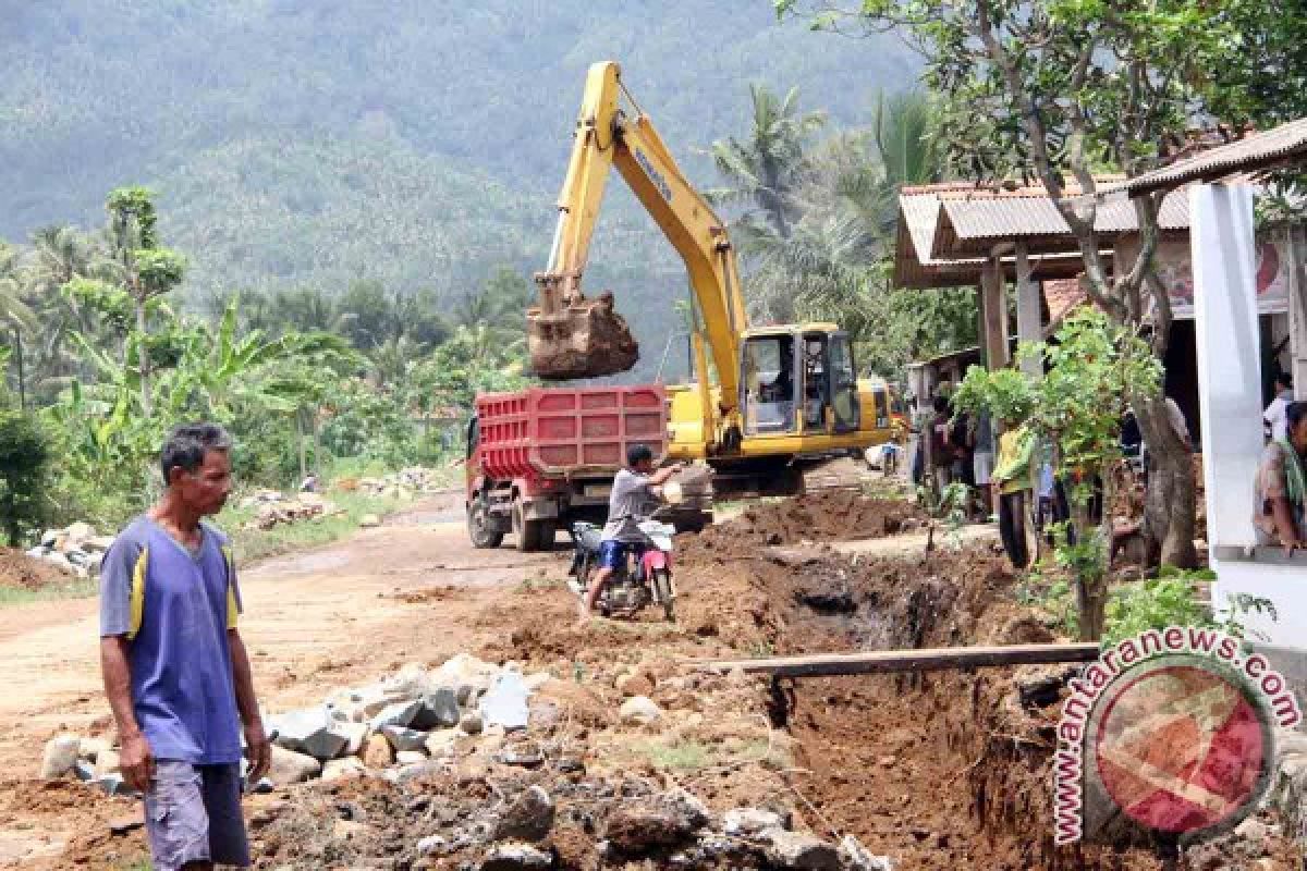 Pemkab Trenggalek Prioritaskan Pembangunan Jalan dan Jembatan