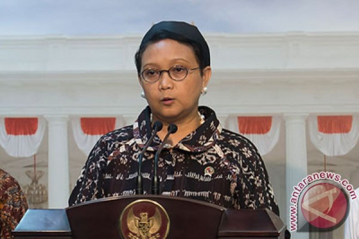 Indonesian Foreign Affairs Minister delivers humanitarian aid to Myanmar