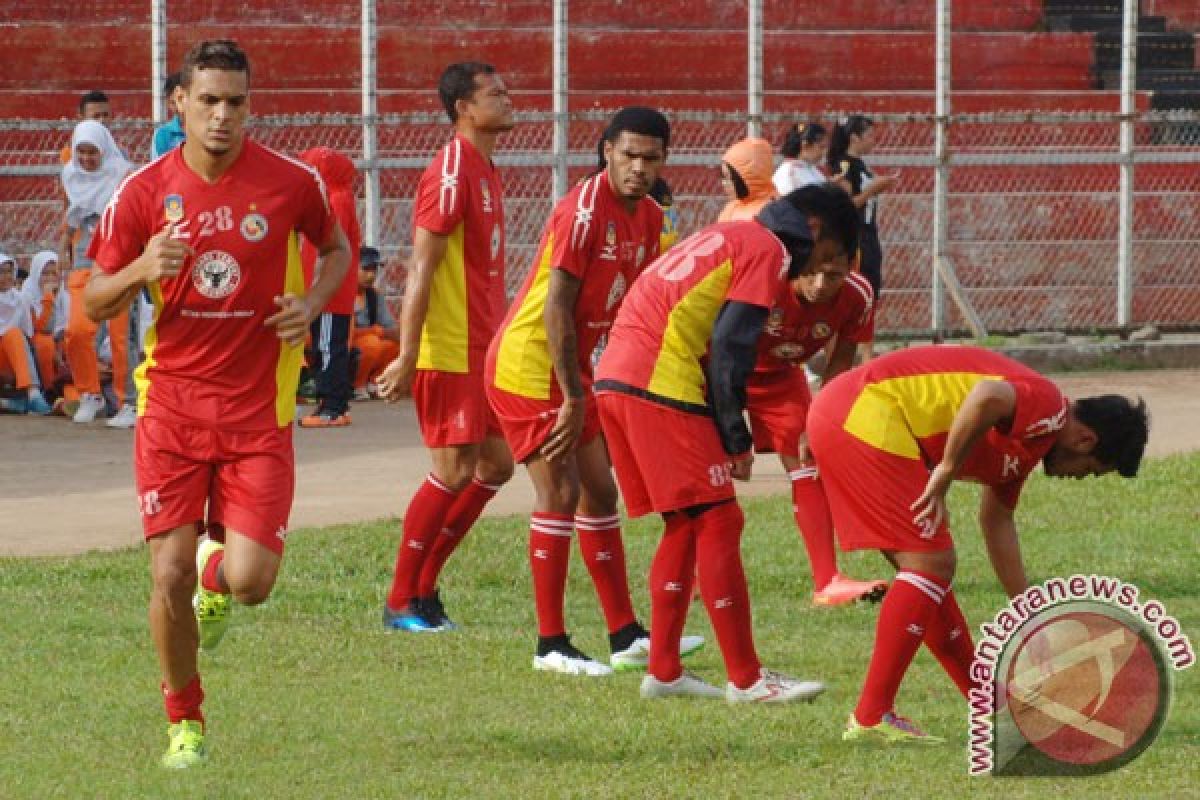 Semen Padang siap bungkam Persela