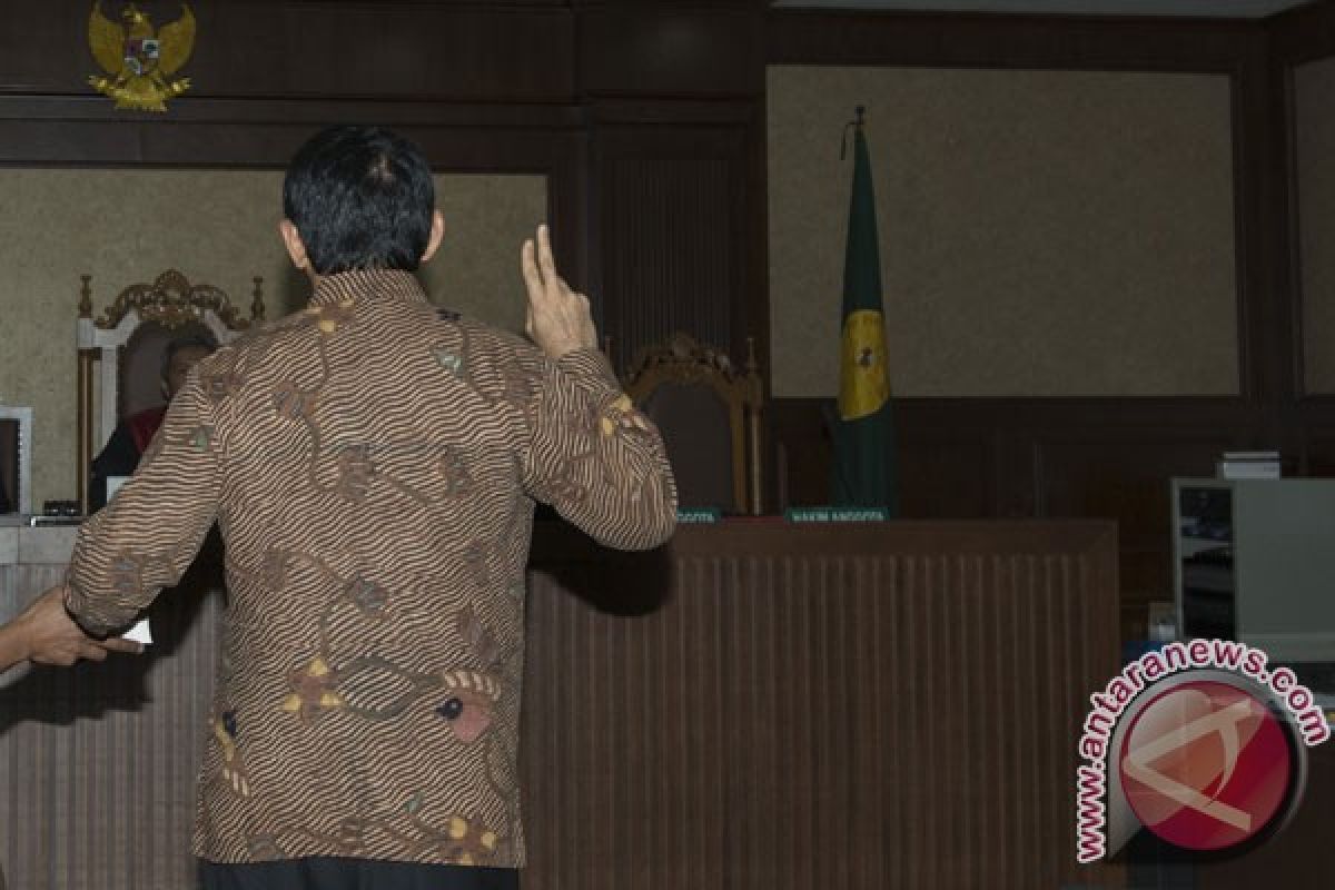 Ahok mengaku tidak pernah terima laporan soal pengadaan UPS