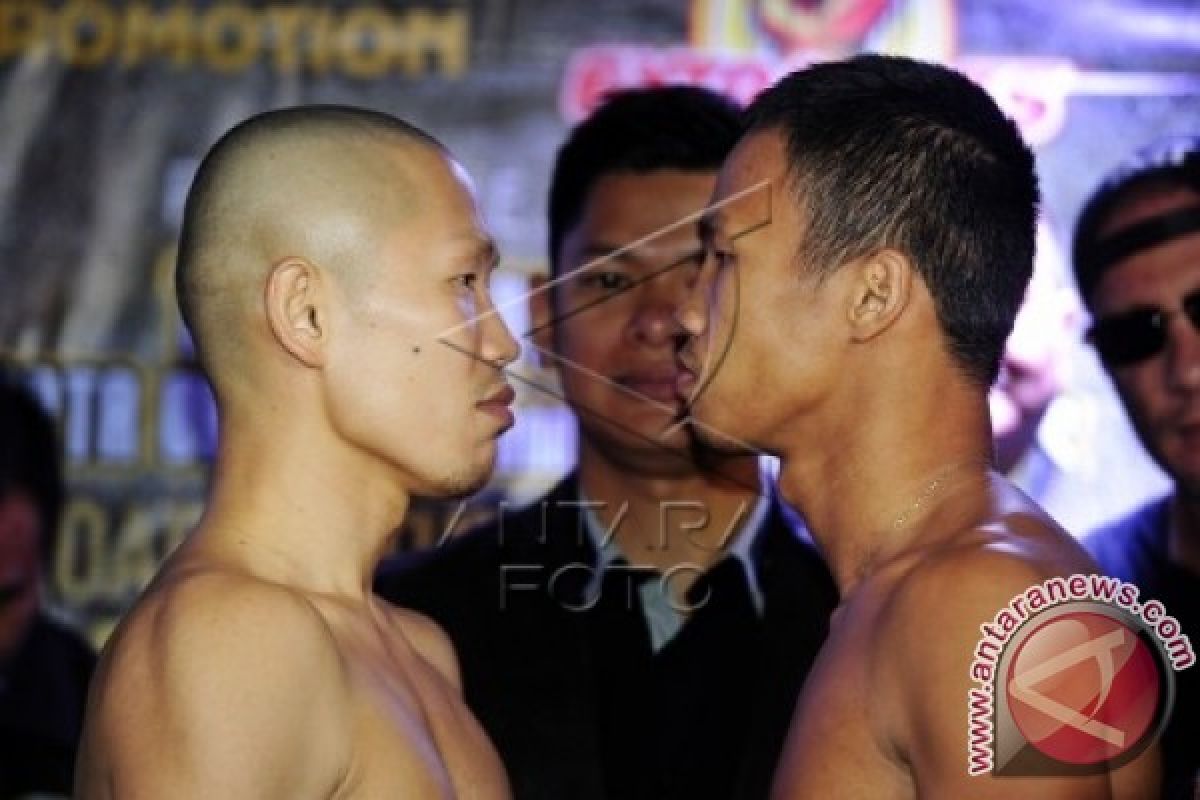 Daud Yordan Menang TKO Atas Petinju Thailand Champee Phayom