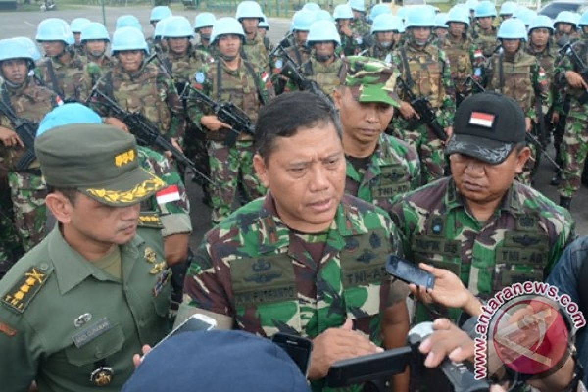 Komandan PMPP Tinjau Prajurit Berangkat ke Darfur