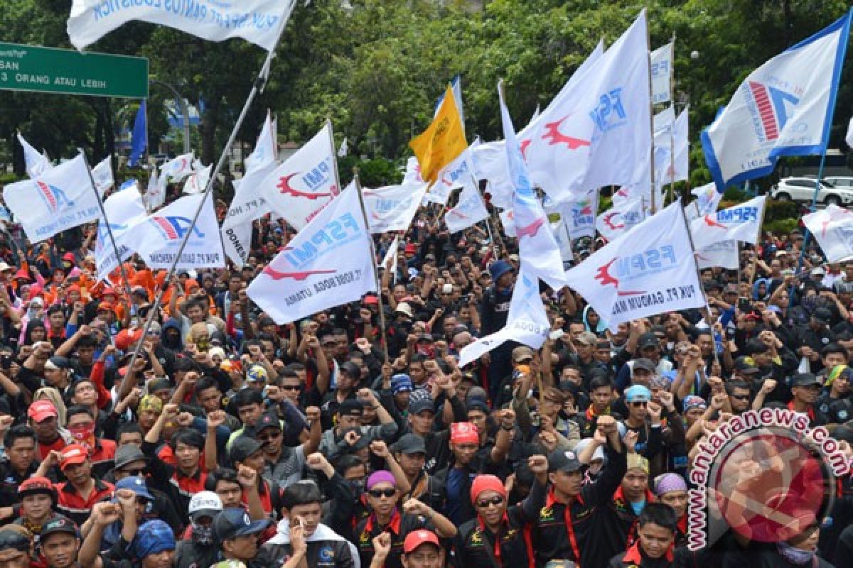 Besok, buruh masuki Jakarta dari empat penjuru