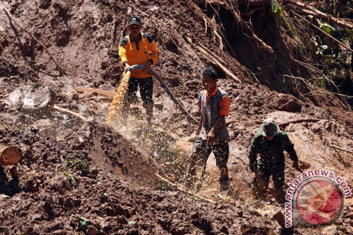 Tim SAR cari korban longsor Kebumen