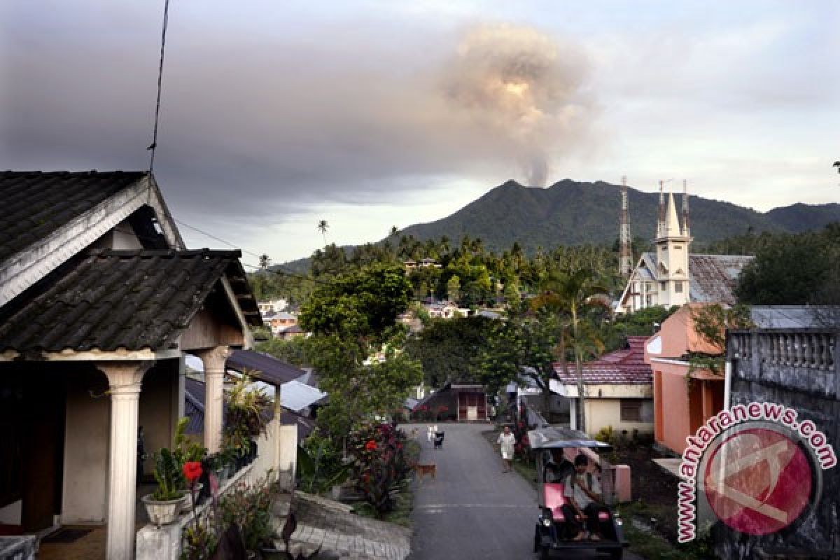 Gempa guguran dominasi aktivitas vulkanik Gunung Soputan