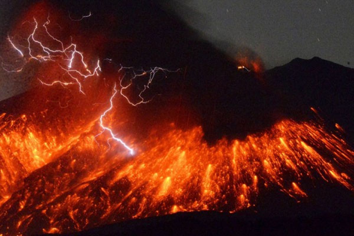 KBRI Tokyo imbau WNI waspadai kemungkinan susulan letusan Gunung Sakurajima