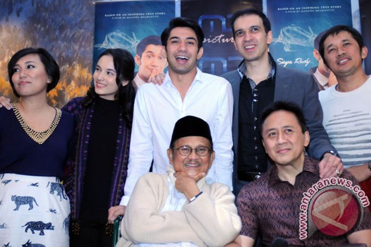 Syuting "Rudy Habibie" dihentikan karena Reza Rahadian sakit