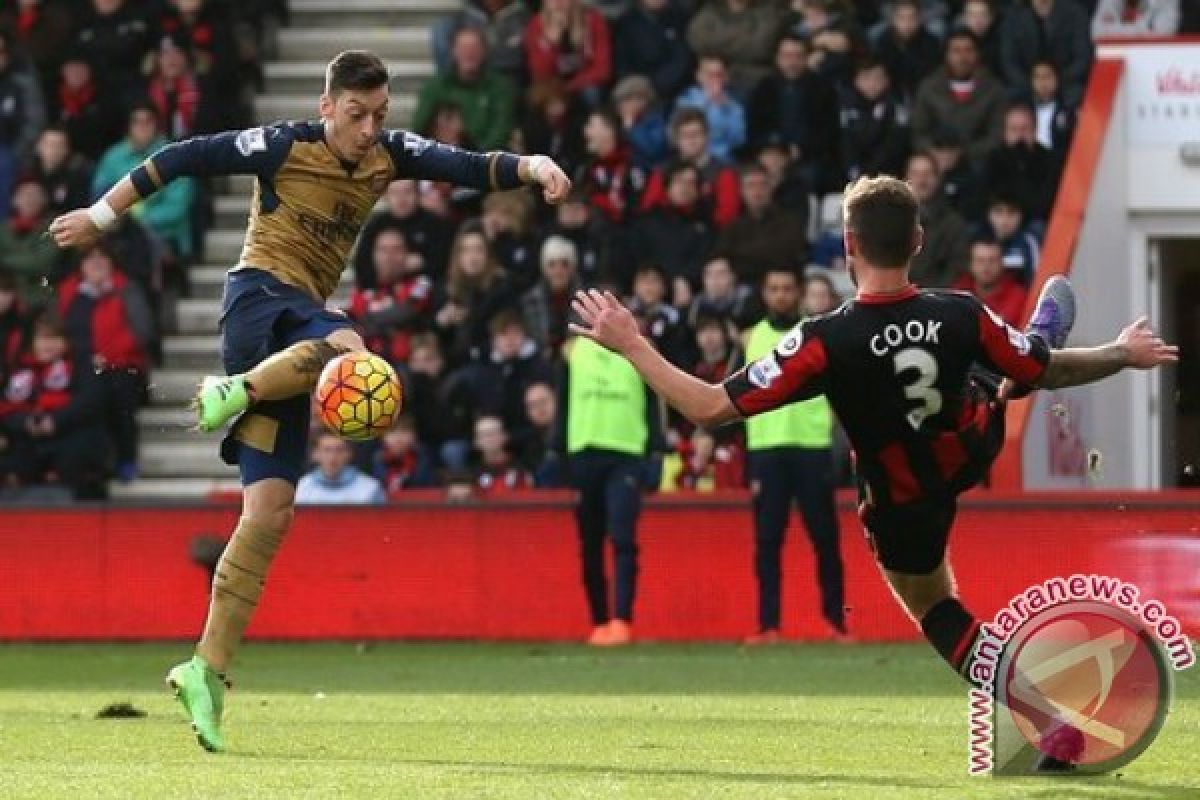 Tekuk Bournemouth 2-0, Arsenal geser City