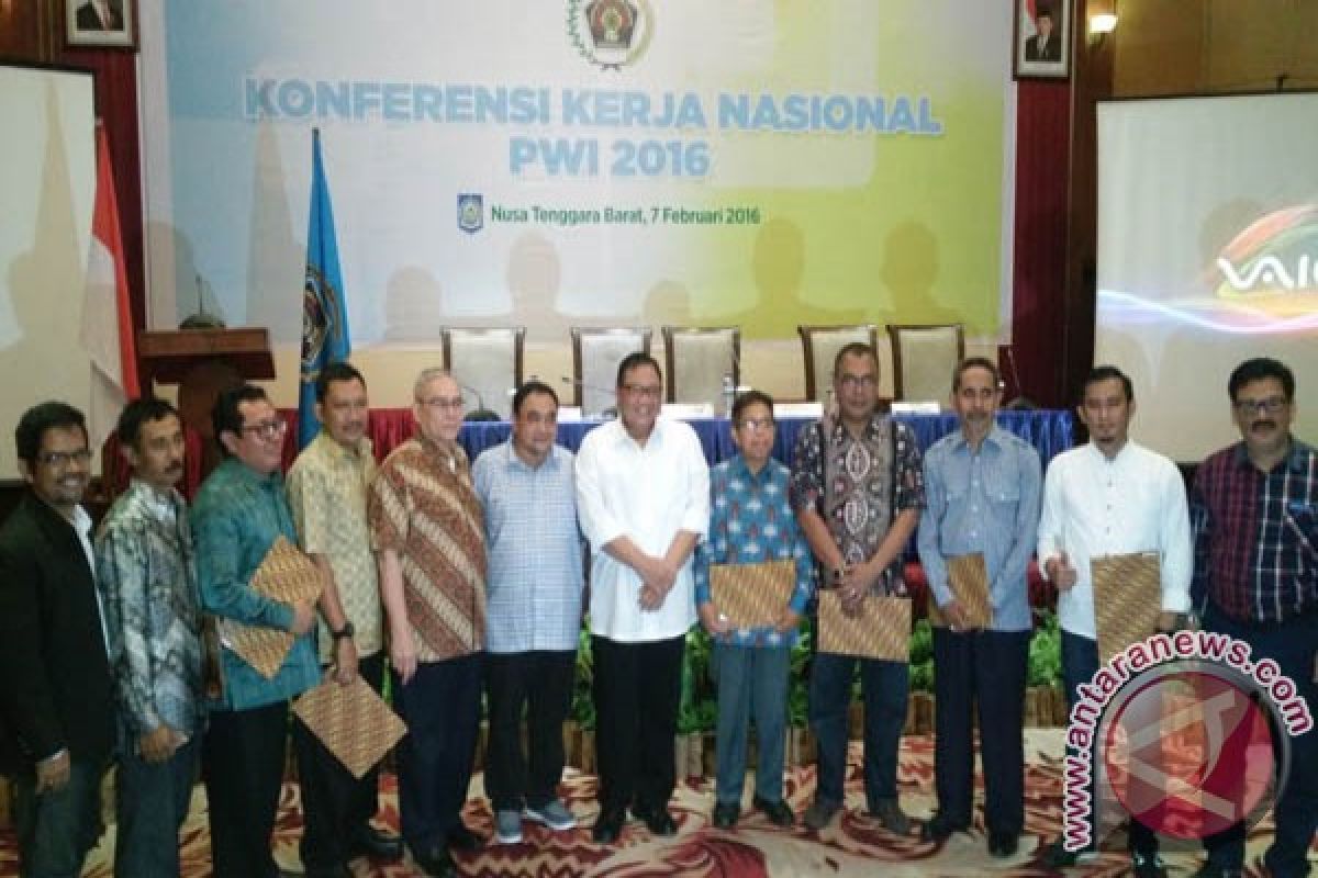 Menkop Dukung Semua PWI Dirikan Koperasi 