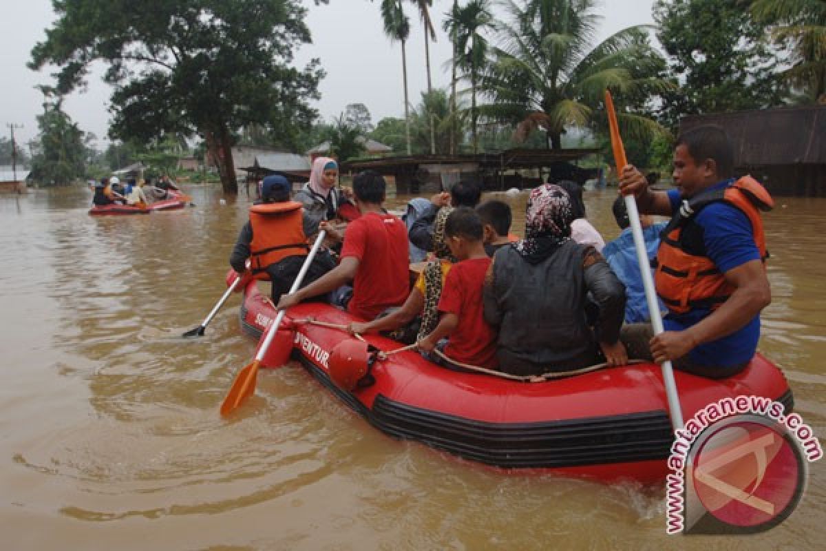 BENCANA BANJIR - Pemkab Limapuluh Kota dirikan dapur umum 