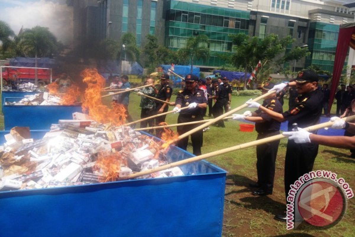 BC Jatim Musnahkan Puluhan Juta Rokok Ilegal