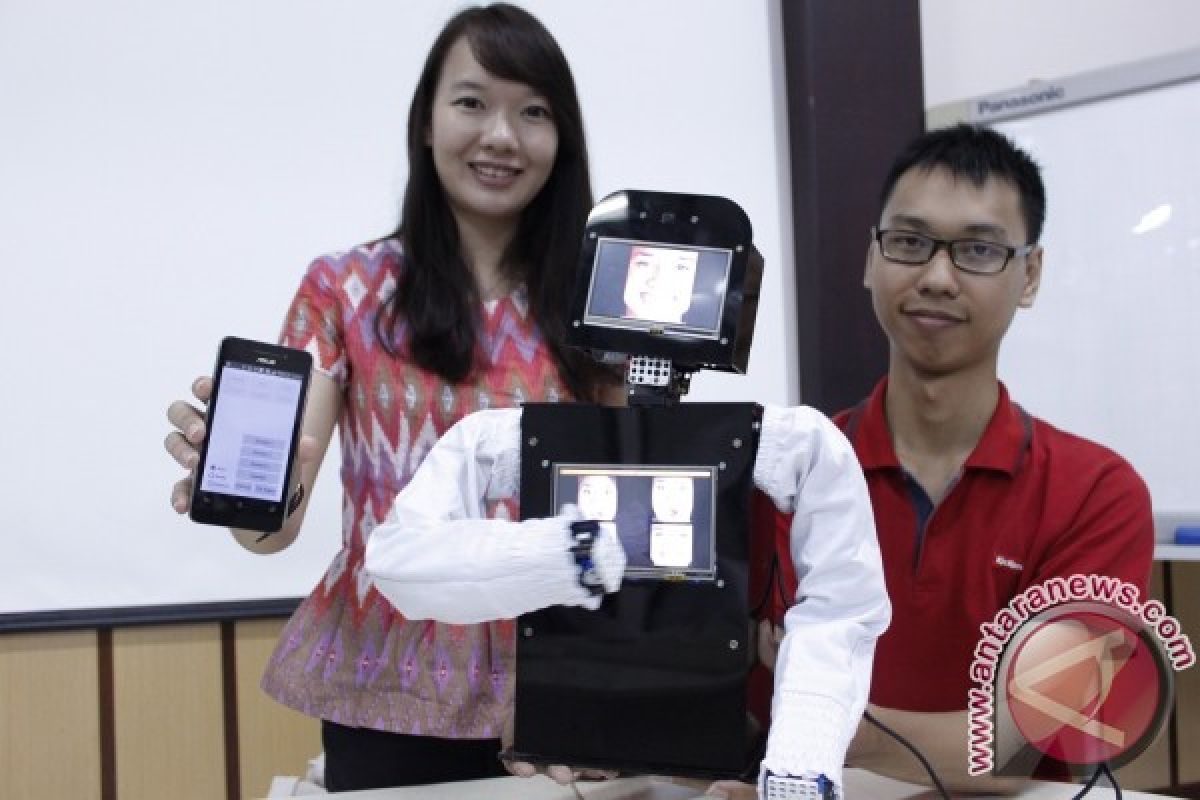 Mahasiswa Ubaya Ciptakan Robot Terapi Autis