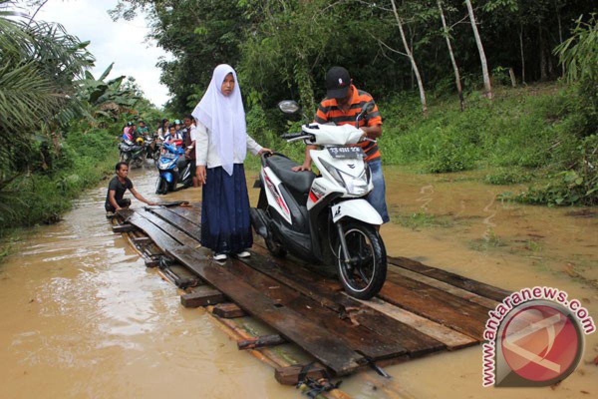Banjir di Riau renggut dua korban jiwa
