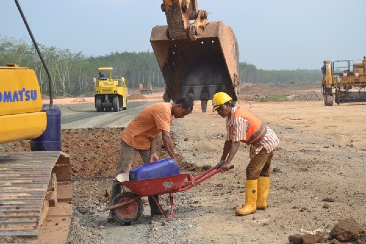 Tol Trans Sumatera mulai tarik investasi