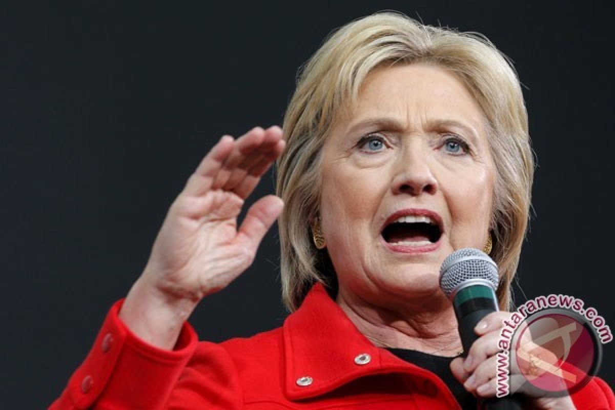  Hillary Clinton unggul dalam survei pemilih awal